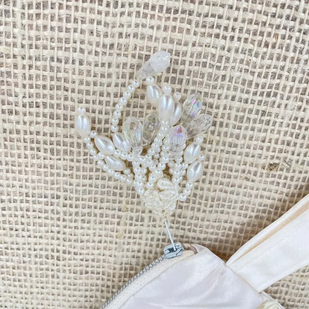 Wedding wristlet, Bridal clutch, evening bag,‎ Handmade, Pearls, lace, satin
